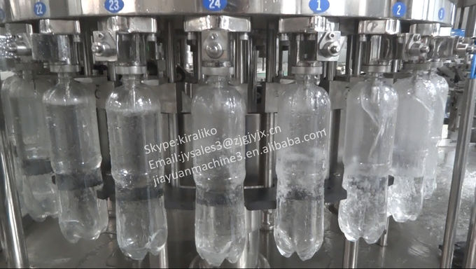Завалка и запечатывание Бевараге газа сока минеральной воды подвергают механической обработке/жидкостная машина завалки 2